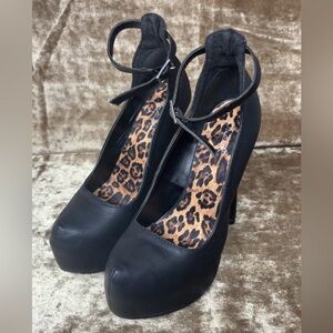 Qupid Ravish-02 Black Platform Heels